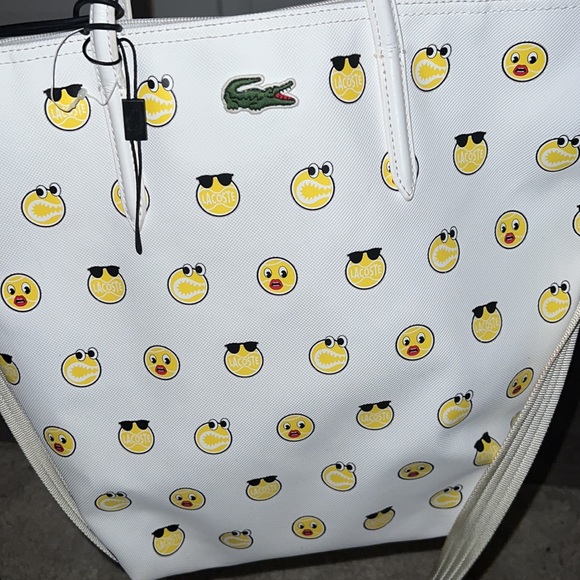 A Lacoste bag, it’s a collab with Lacoste & smile - Picture 2 of 2